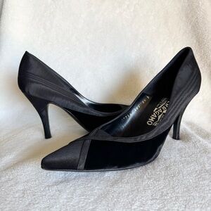 Salvatore Ferragamo Women’s Pointed Toe Heels 8.5